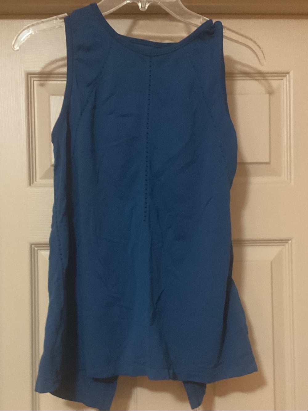 Athleta Blue Sleeveless Tank with Center Stitch Detail (Women’s Small)